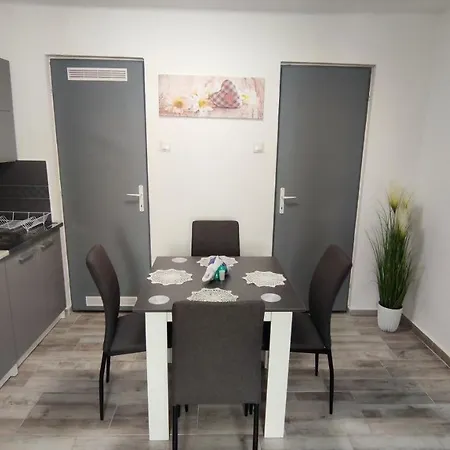 Freedom-fehervar Székesfehérvár